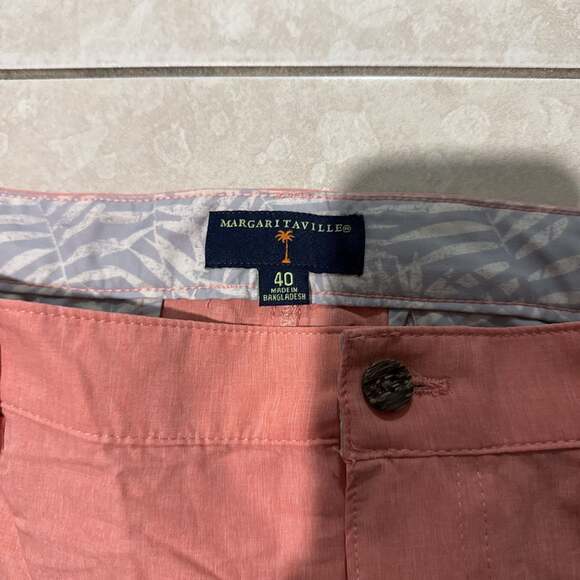 Margaritaville Other - Margaritaville Men's Coral Casual Shorts Size 40 with Palm Tree Button